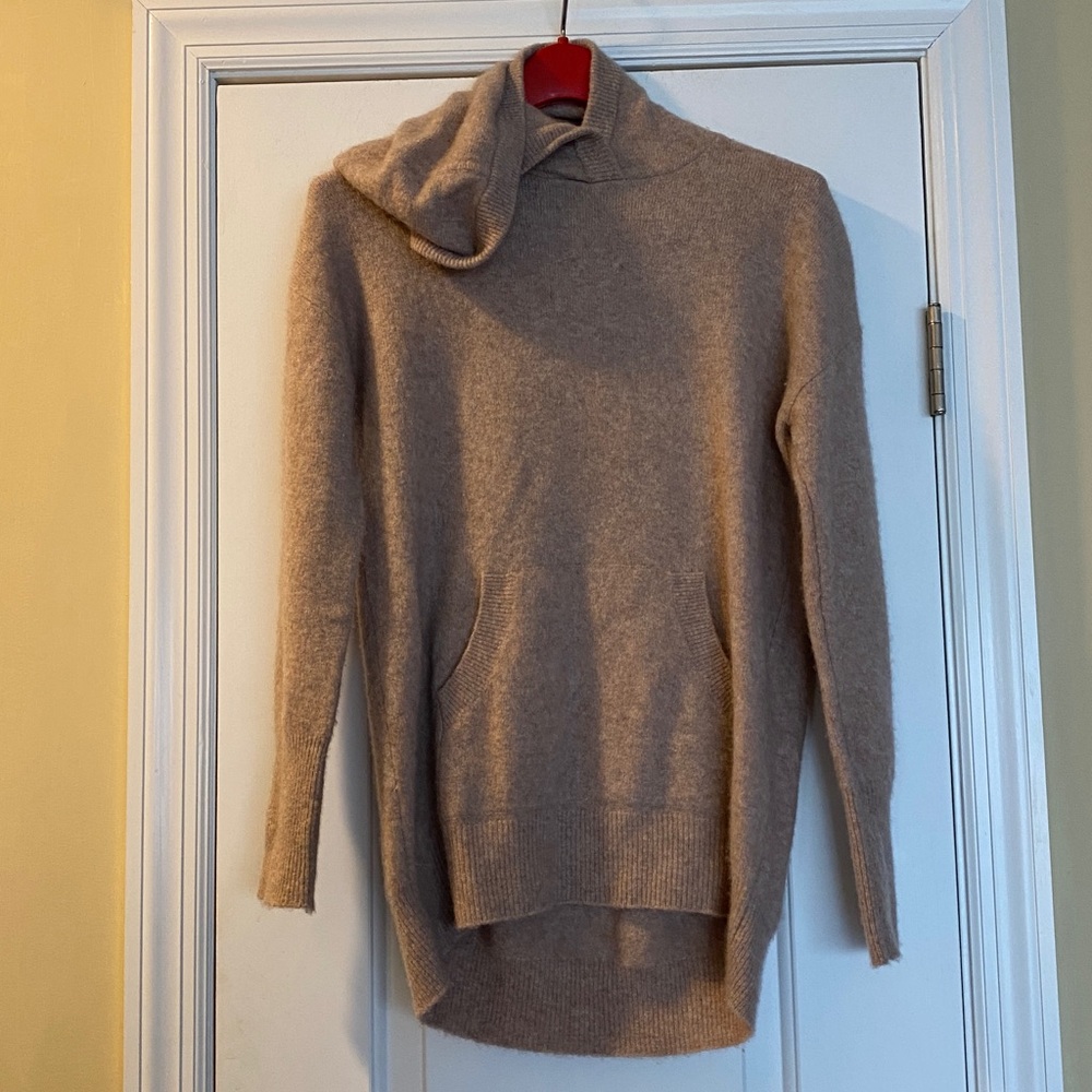 Tahari Luxe Cashmere Oversized Hoodie Nude Color Excellent Condition